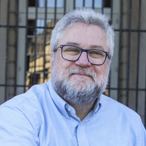 Headshot of Mark Cheverton, New York Times bestselling author.